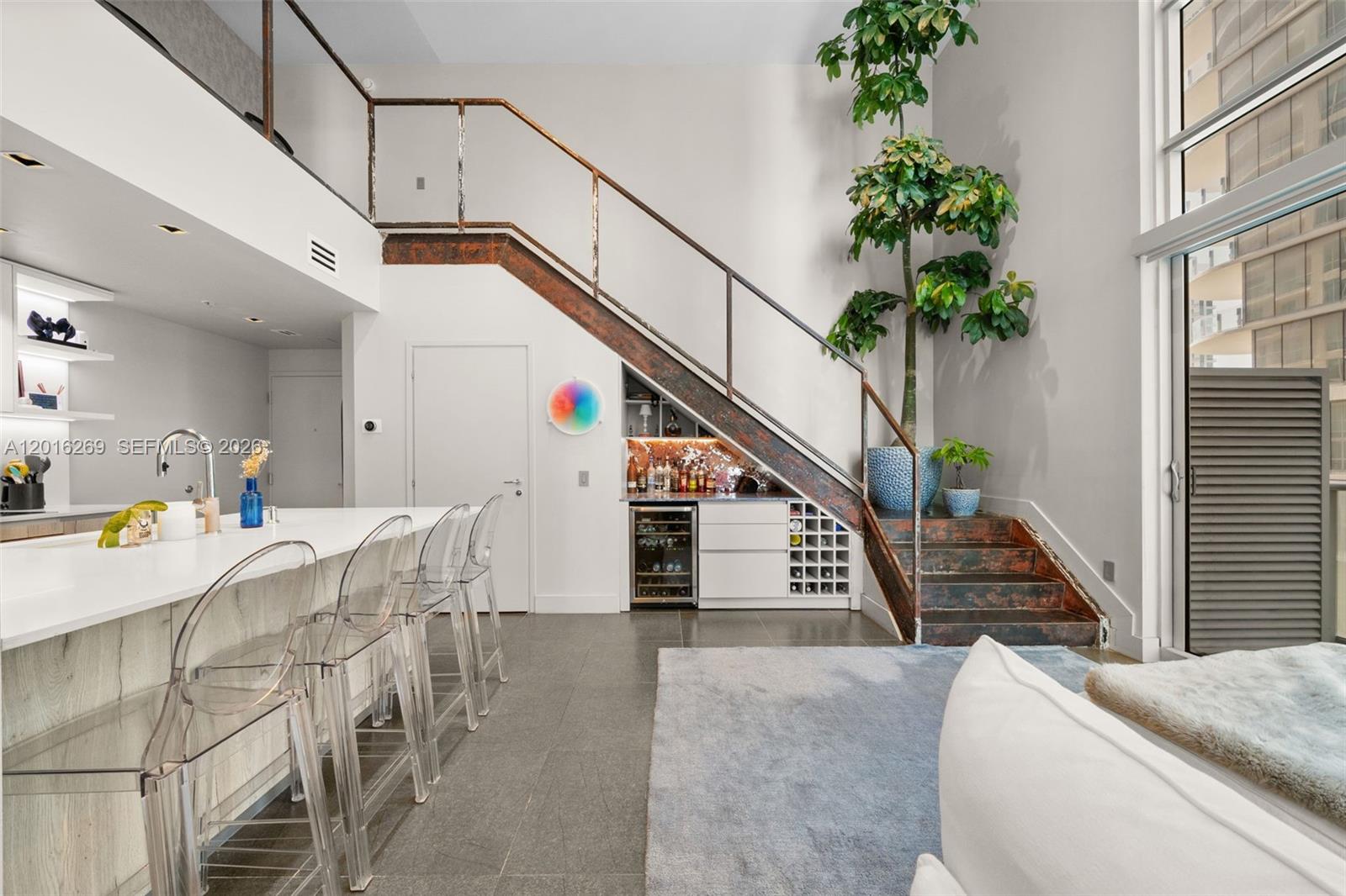 MET 1 CONDO - Residential