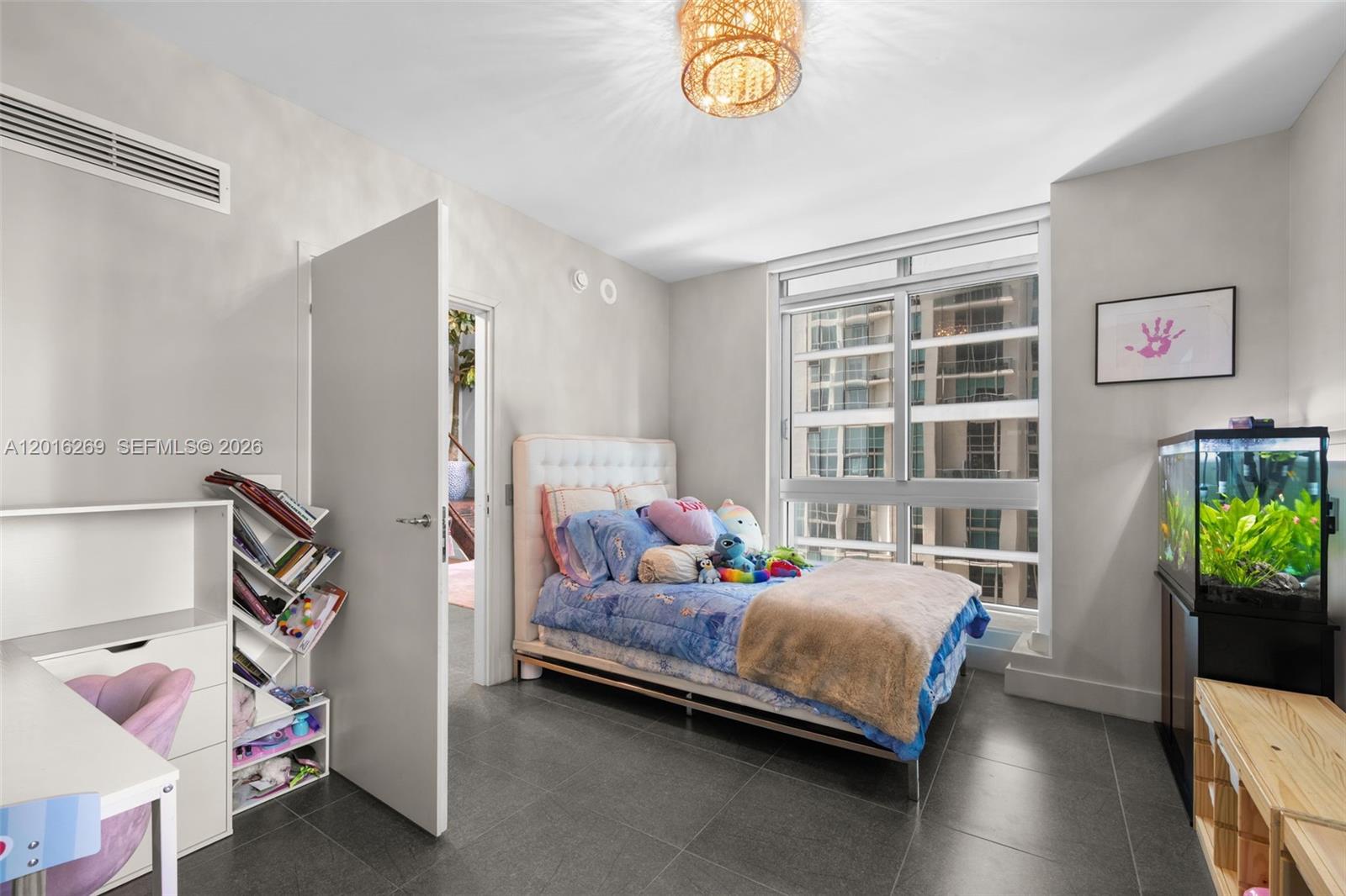 MET 1 CONDO - Residential