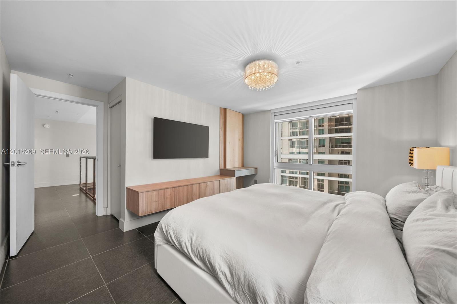 MET 1 CONDO - Residential