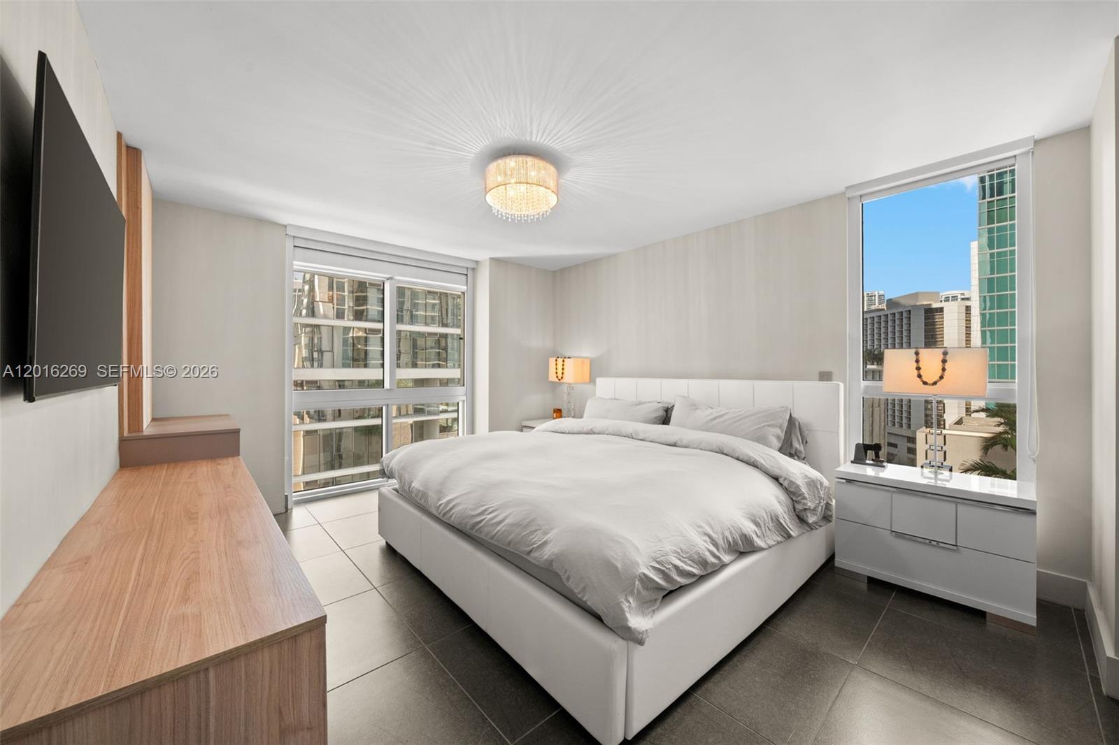 MET 1 CONDO - Residential