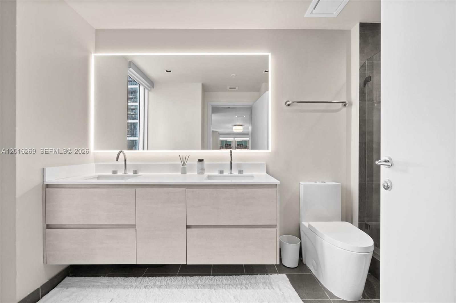 MET 1 CONDO - Residential