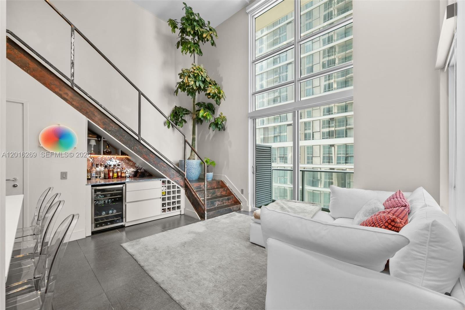 MET 1 CONDO - Residential
