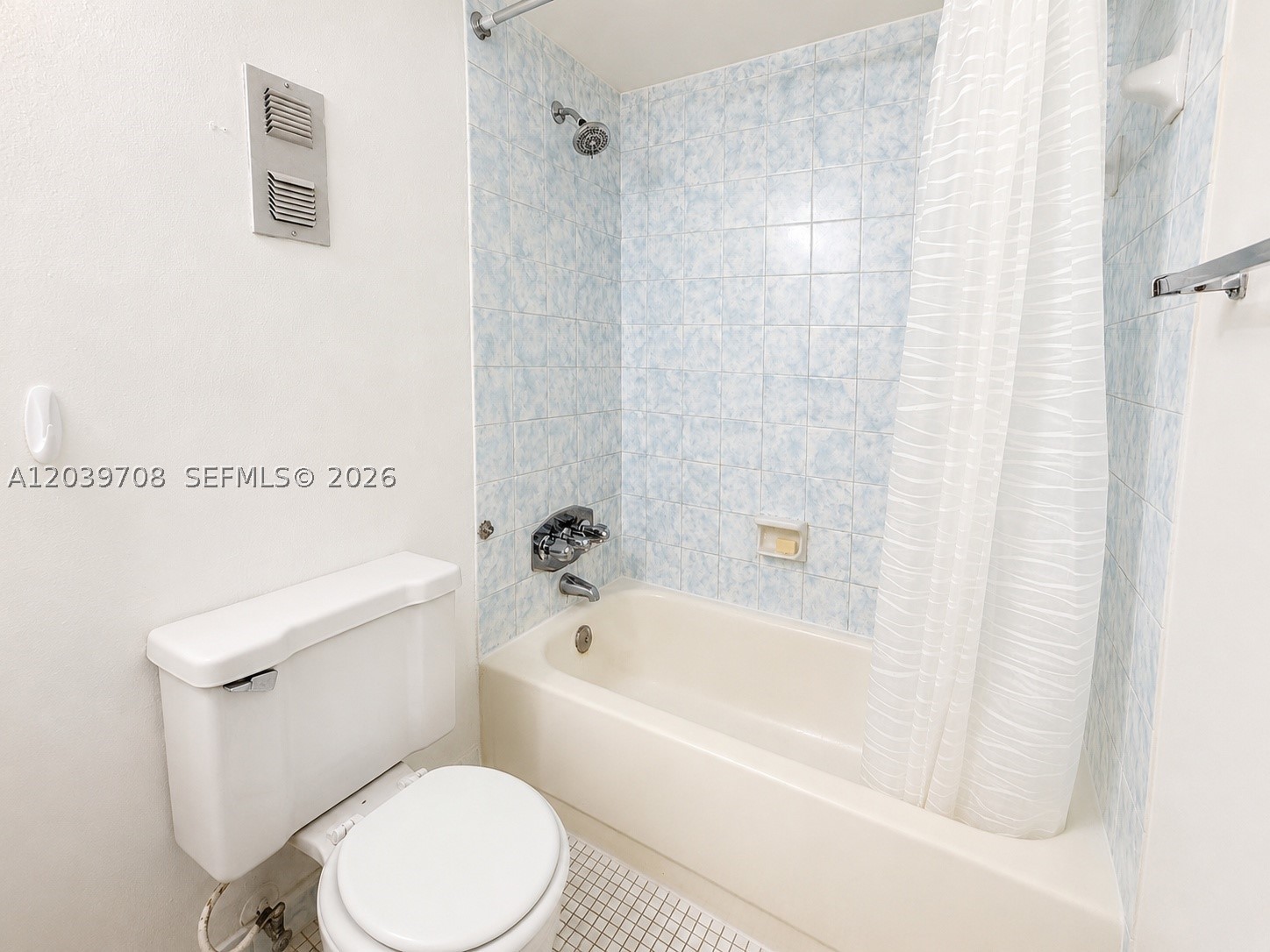 WOODSIDE APTS CONDO - Residential