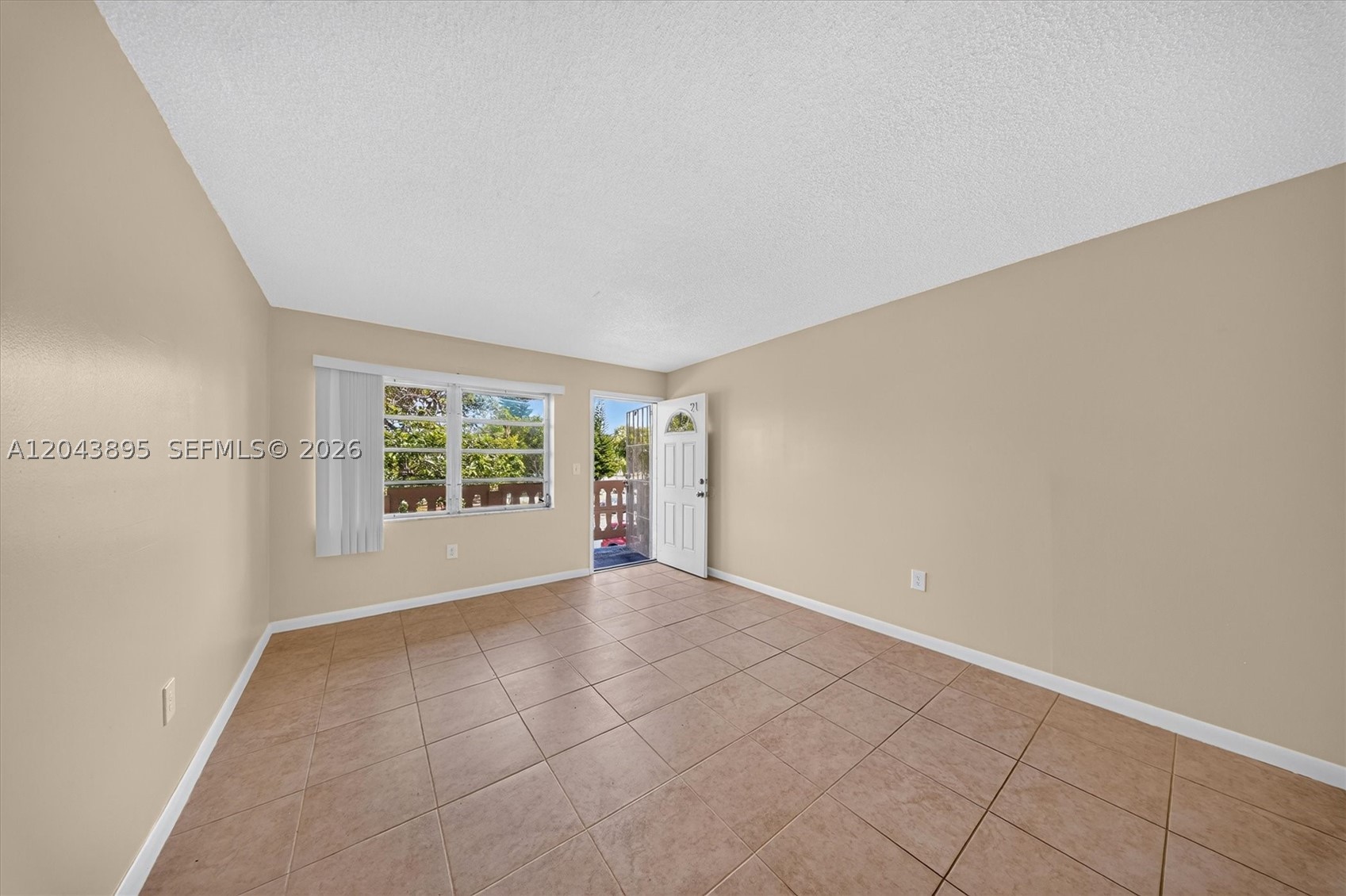 RO-MONT SOUTH CONDO J - Residential