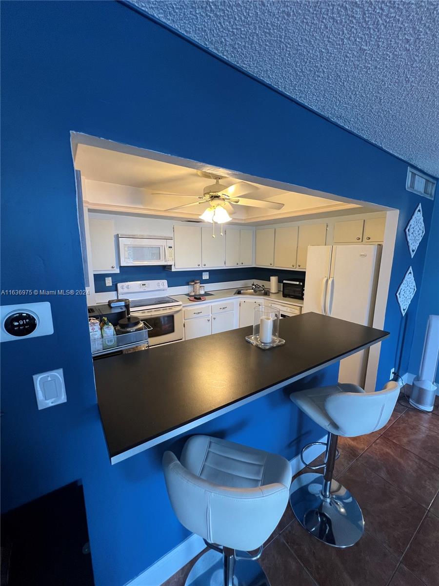 BAYVIEW TOWERS CONDO SOUT - Residential