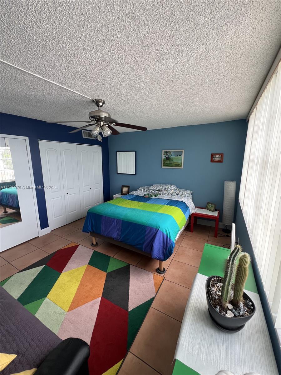 BAYVIEW TOWERS CONDO SOUT - Residential