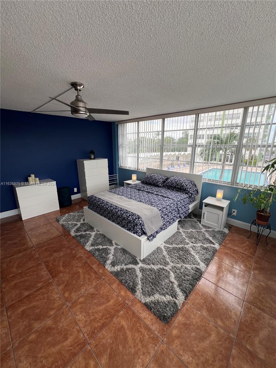 BAYVIEW TOWERS CONDO SOUT - Residential