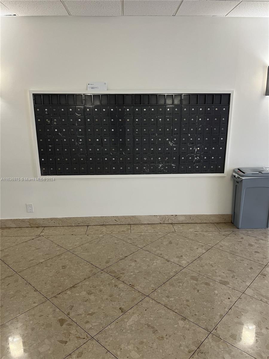 BAYVIEW TOWERS CONDO SOUT - Residential