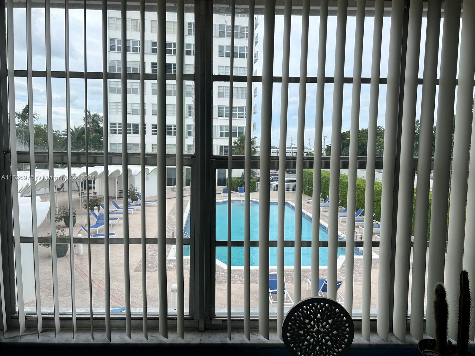 BAYVIEW TOWERS CONDO SOUT - Residential