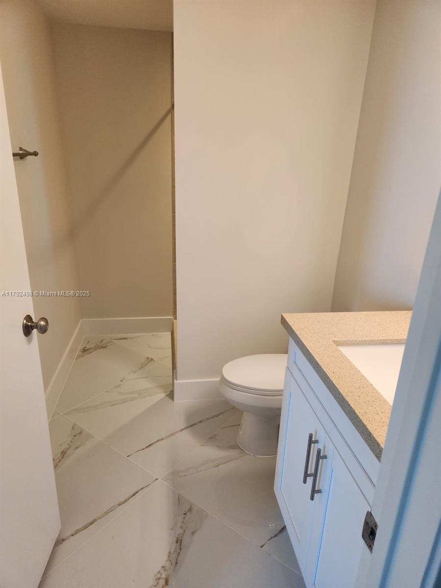 METROPOLIS II AT DADELAND - Residential Lease