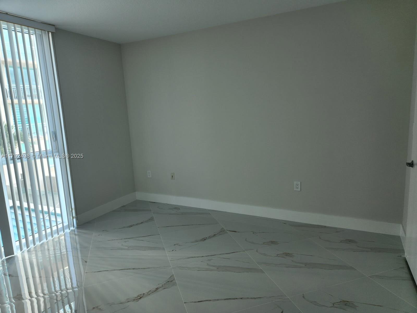 METROPOLIS II AT DADELAND - Residential Lease