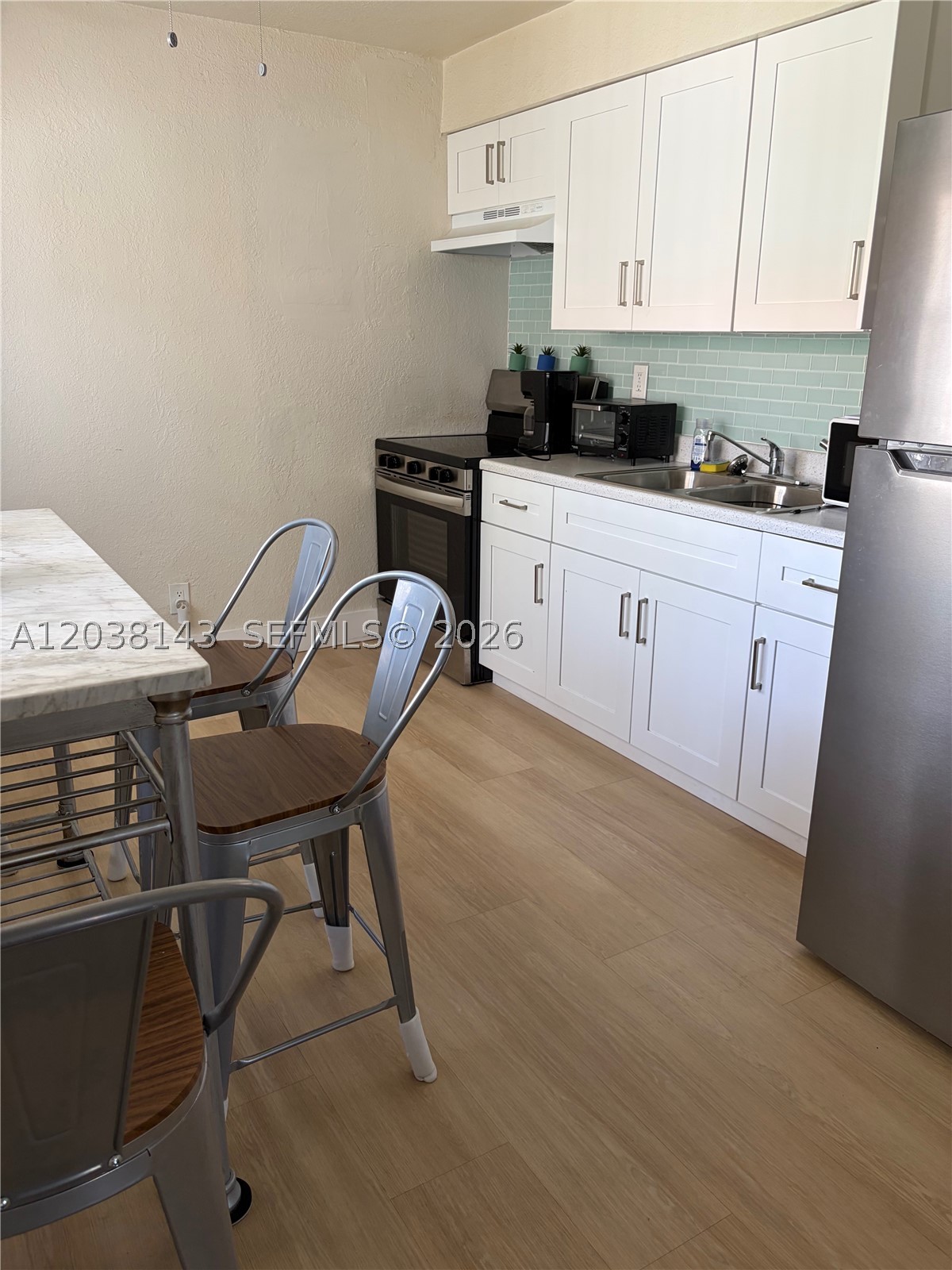 HOLLYWOOD SOUTH SIDE ADD - Residential Lease