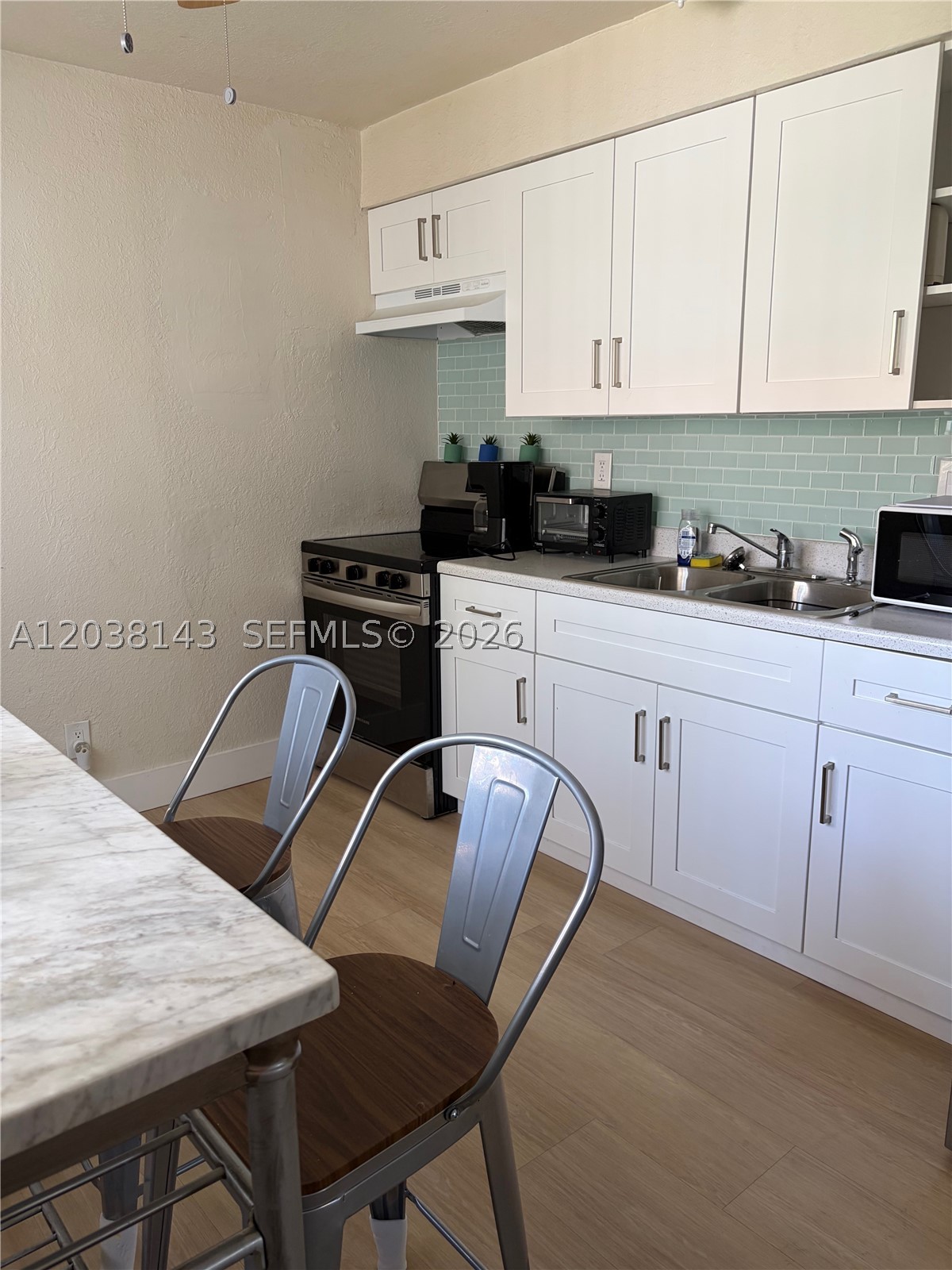 HOLLYWOOD SOUTH SIDE ADD - Residential Lease