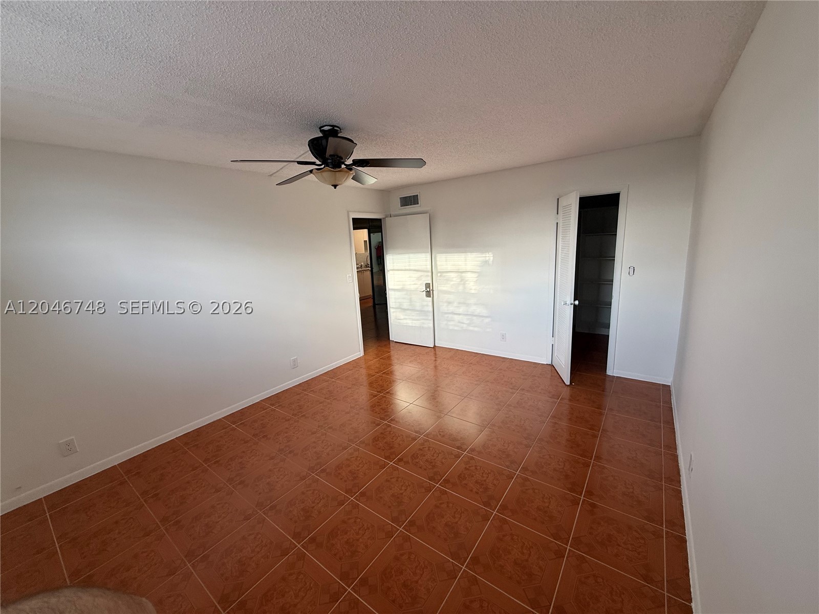 CYPRESS CHASE CONDO NO 6 - Residential