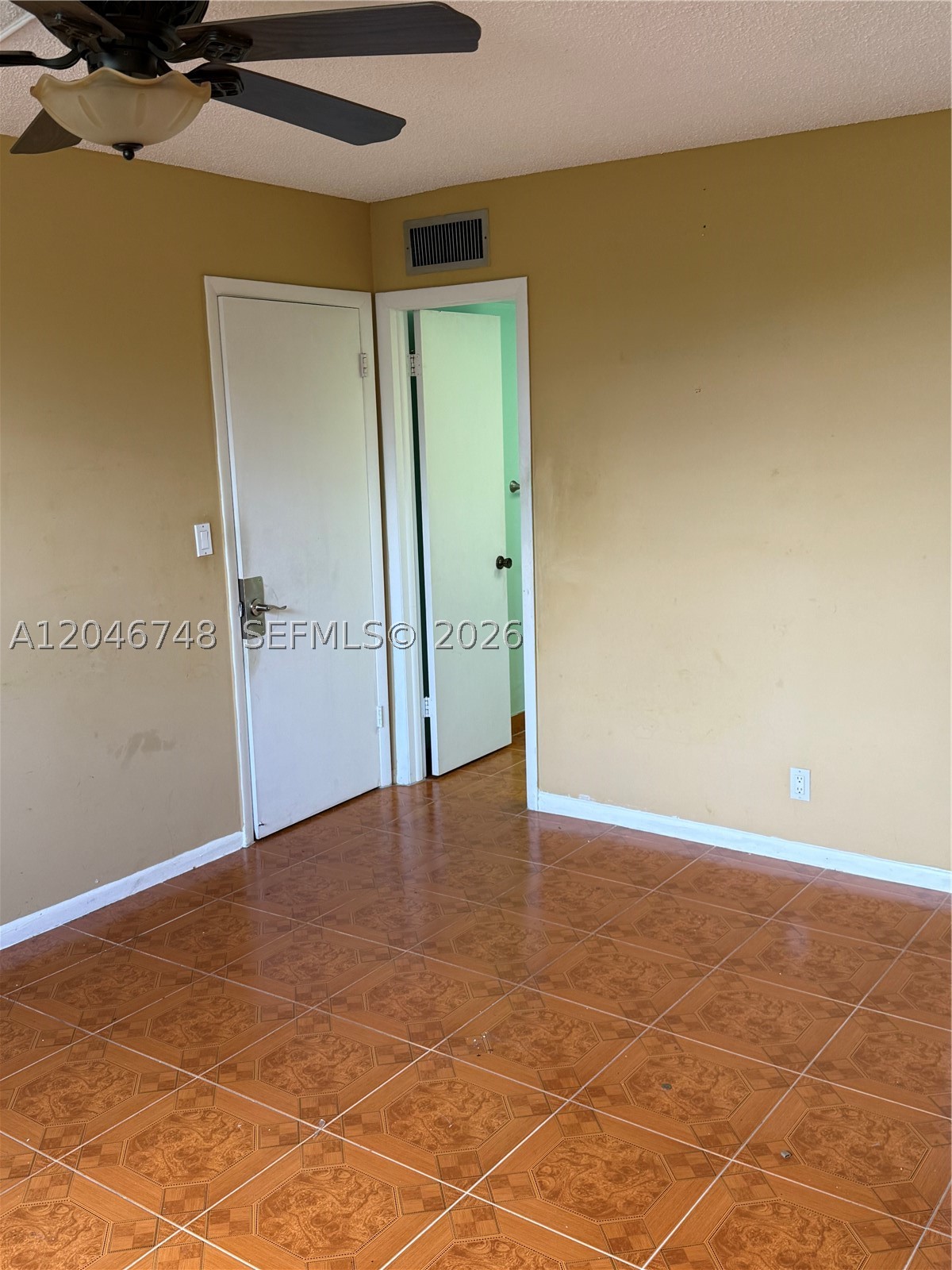 CYPRESS CHASE CONDO NO 6 - Residential