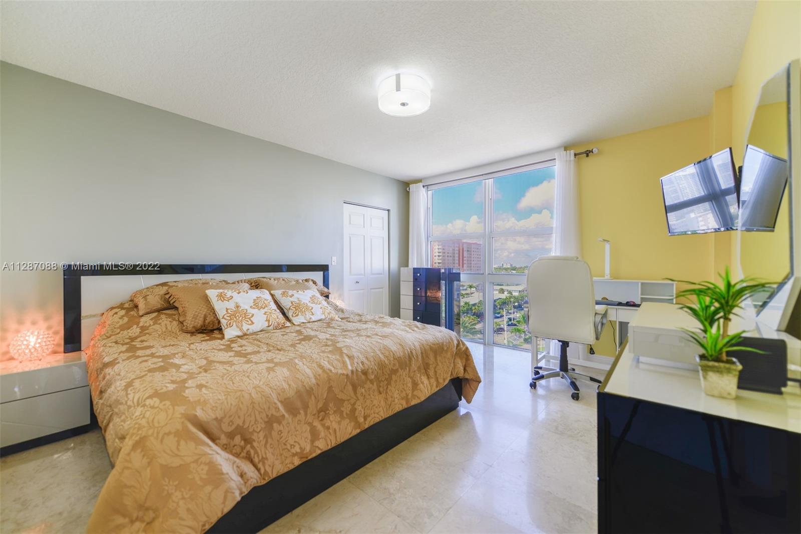 2080 OCEAN DRIVE CONDO - Residential