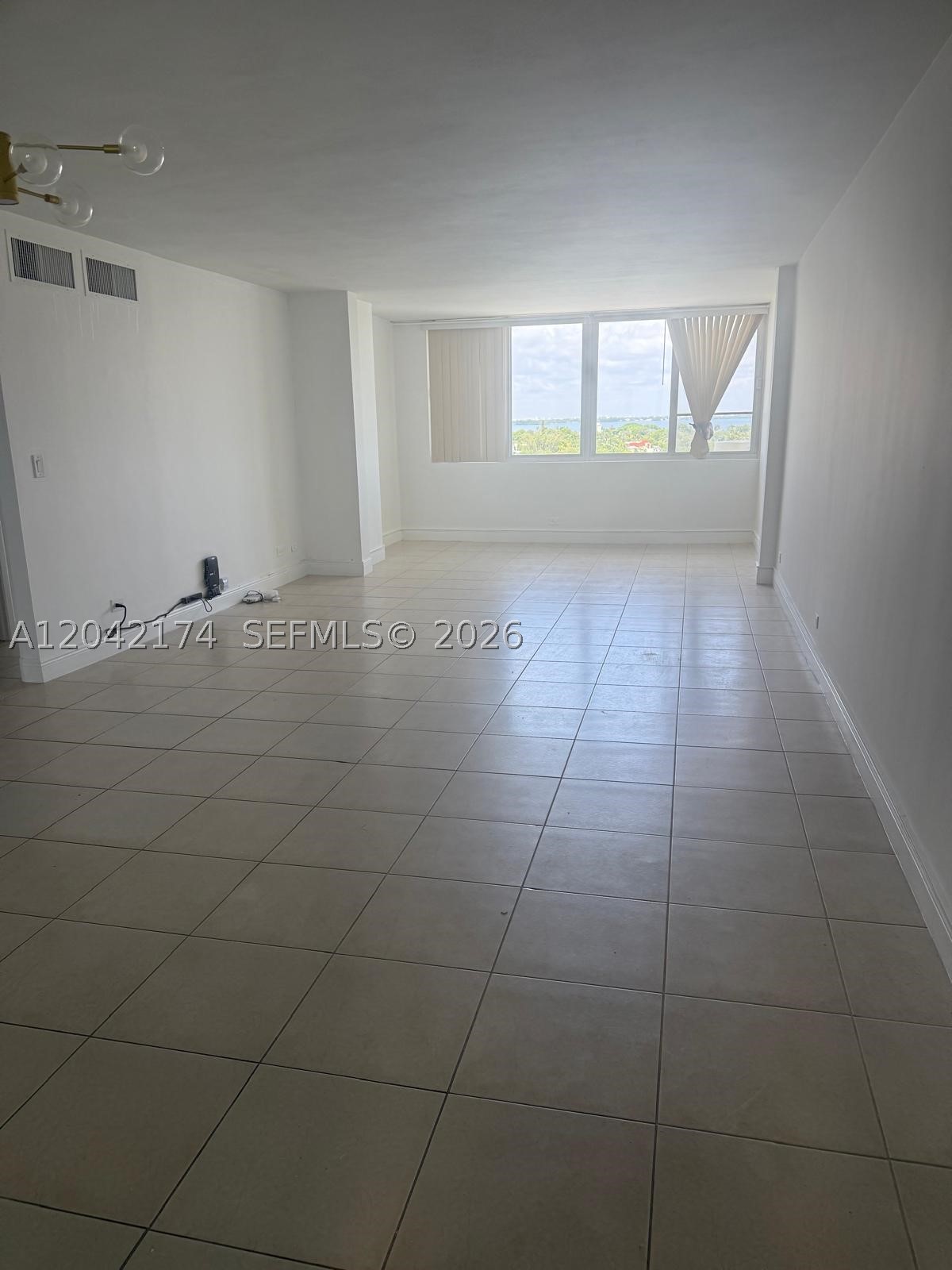 THE CARRIAGE CLUB NORTH C - Residential Lease