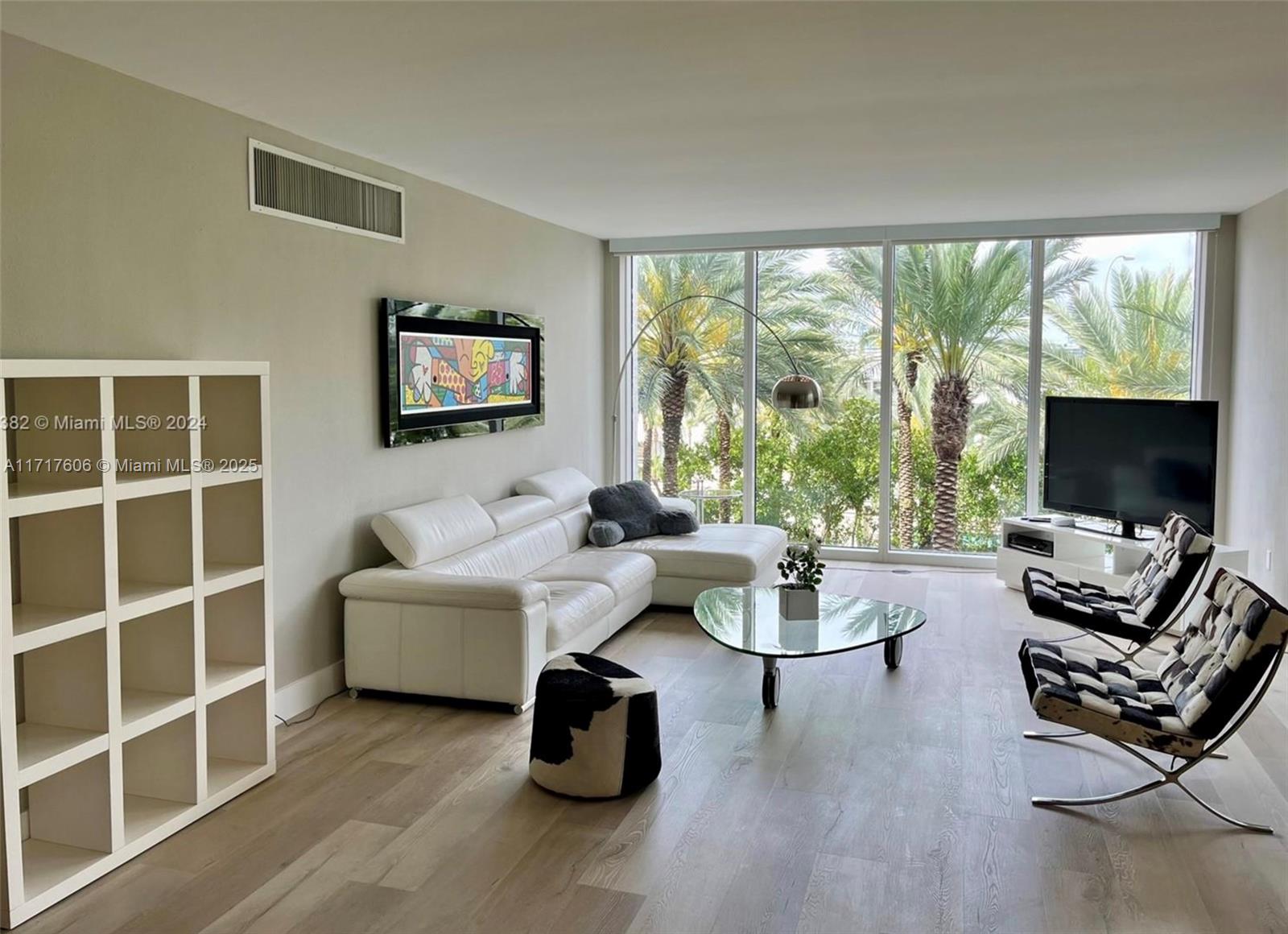 HARBOUR HOUSE - Residential