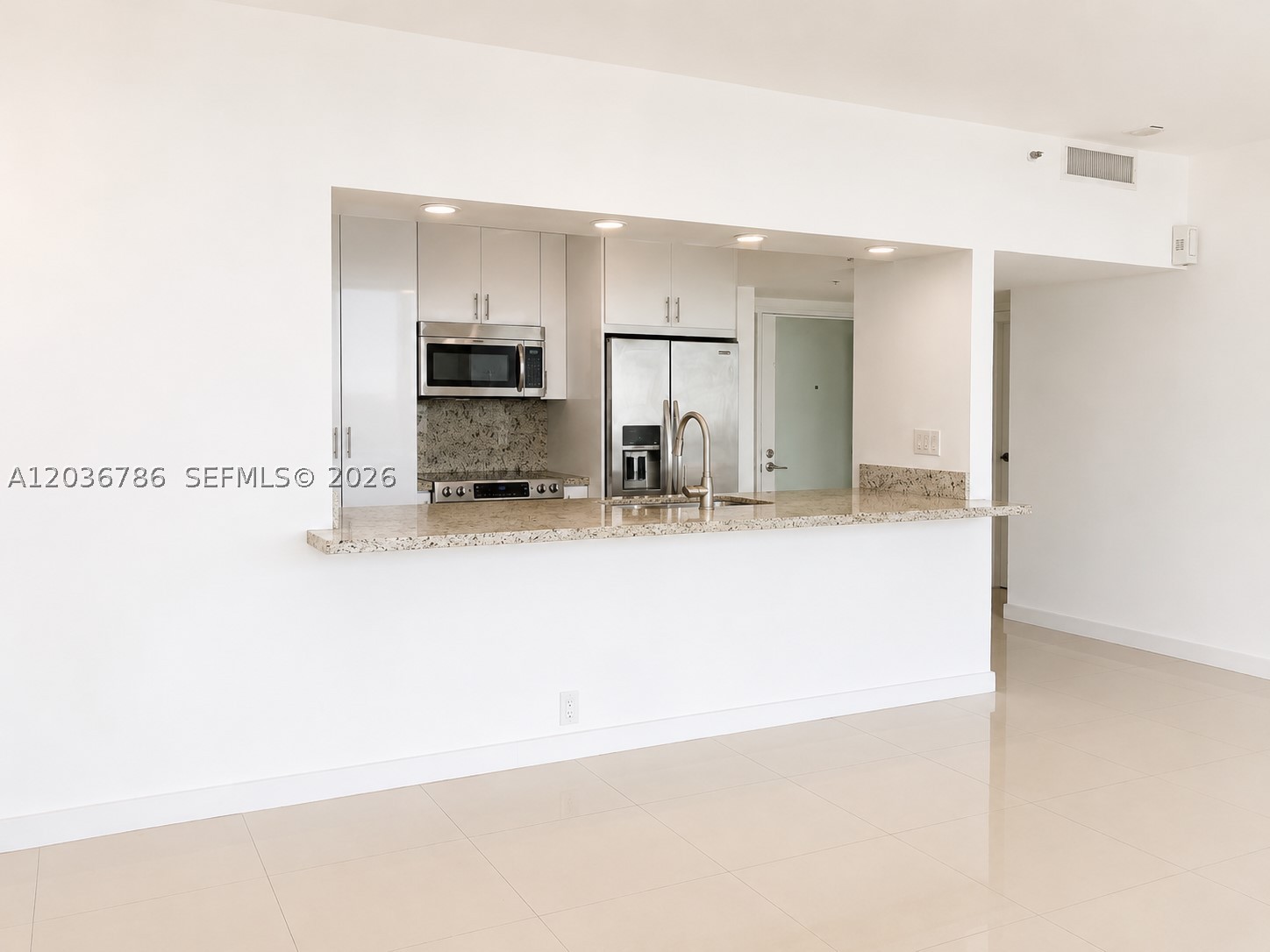 THE GRANDVIEW PALACE COND - Residential Lease