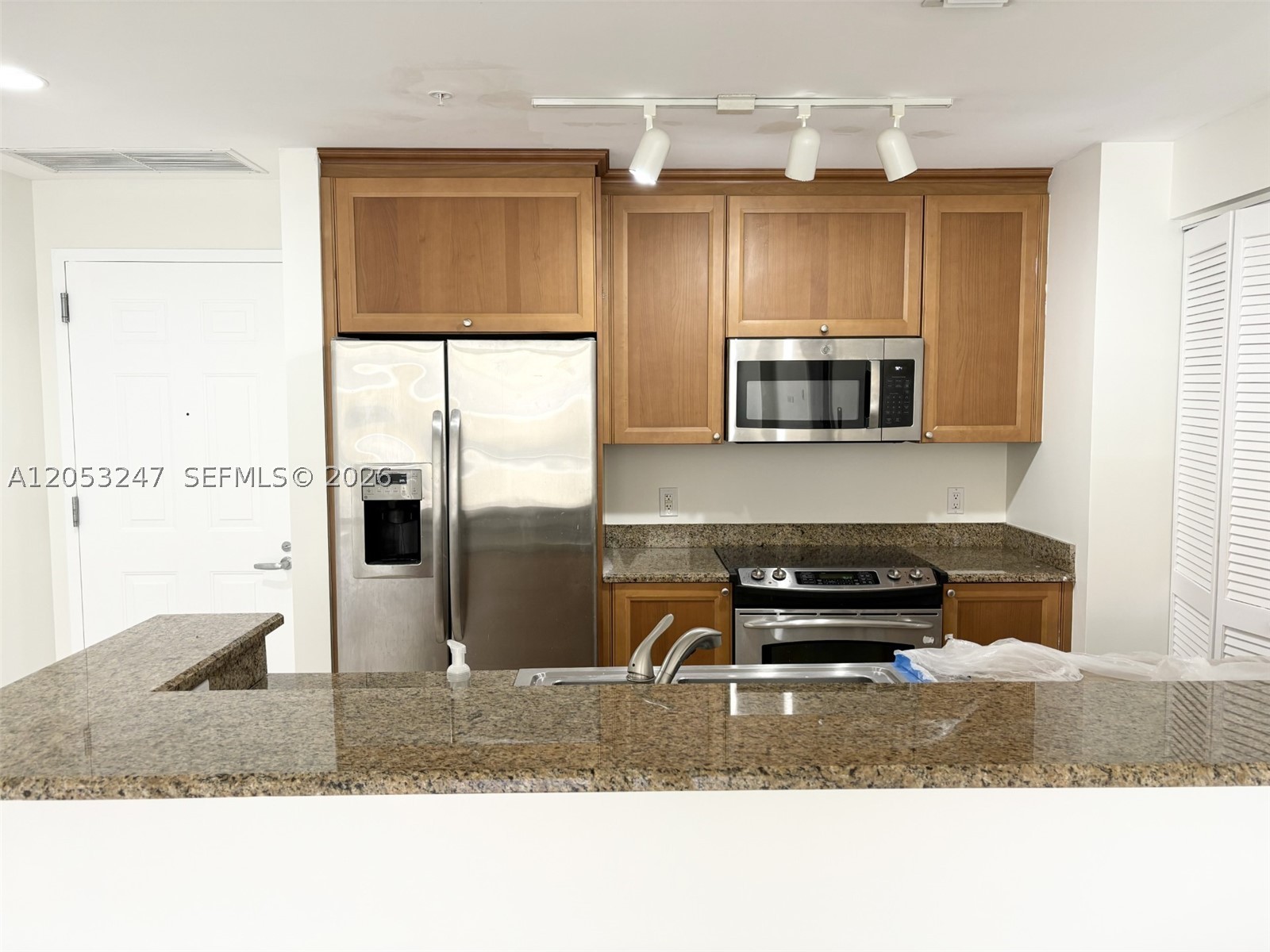 55 MERRICK CONDO - Residential Lease