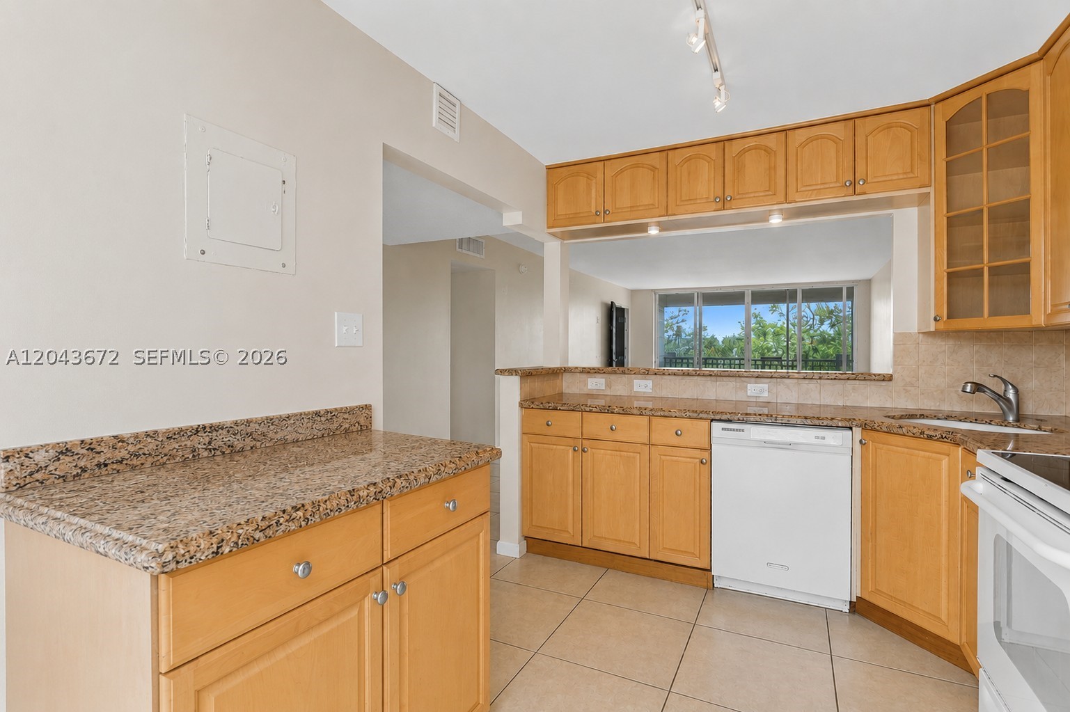 NO 38 PALM-AIRE COUNTRY C - Residential