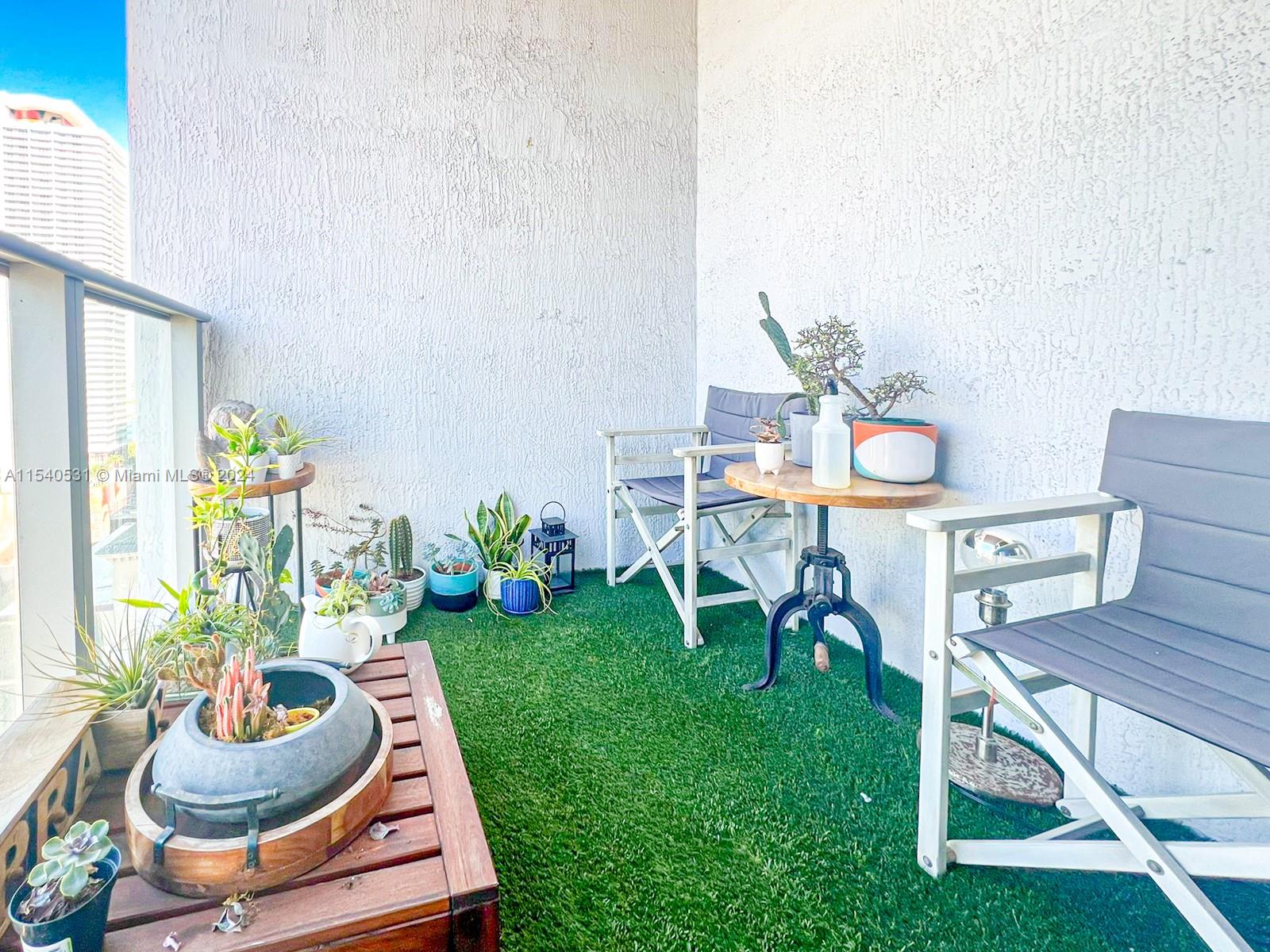 CENTRO CONDO - Residential Lease
