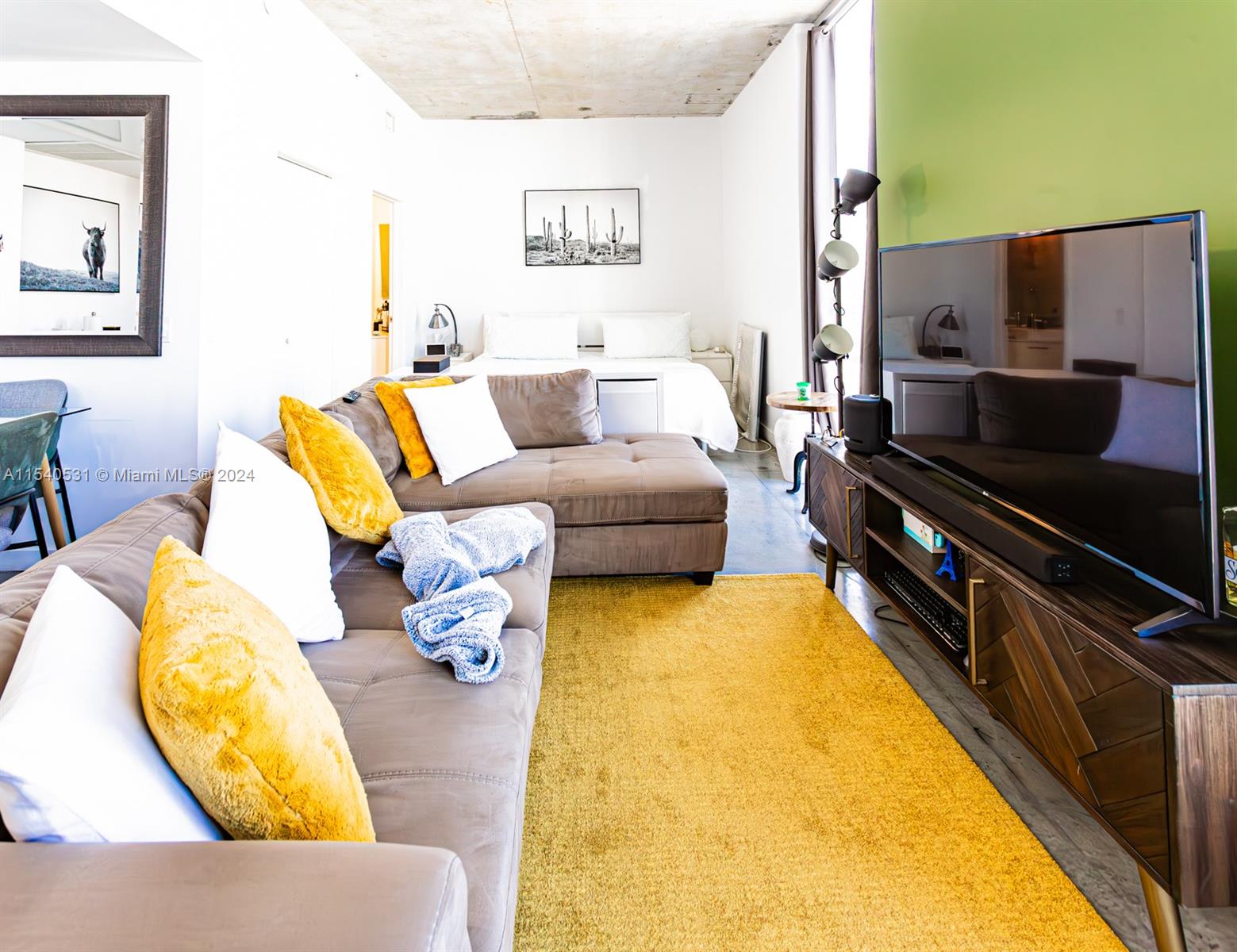 CENTRO CONDO - Residential Lease
