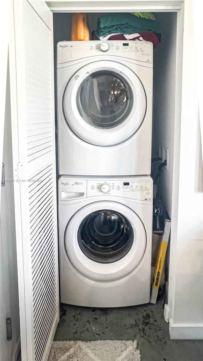 CENTRO CONDO - Residential Lease