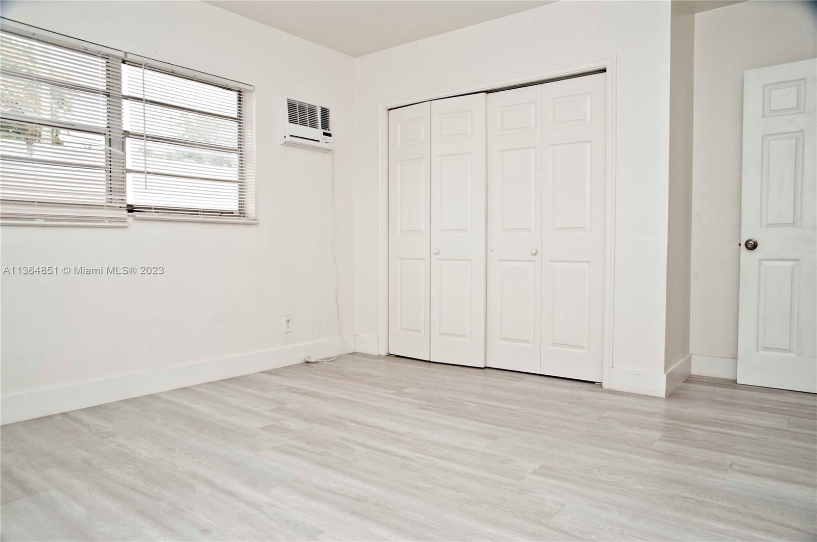 HOLLYWOOD LITTLE RANCHES - Residential Lease