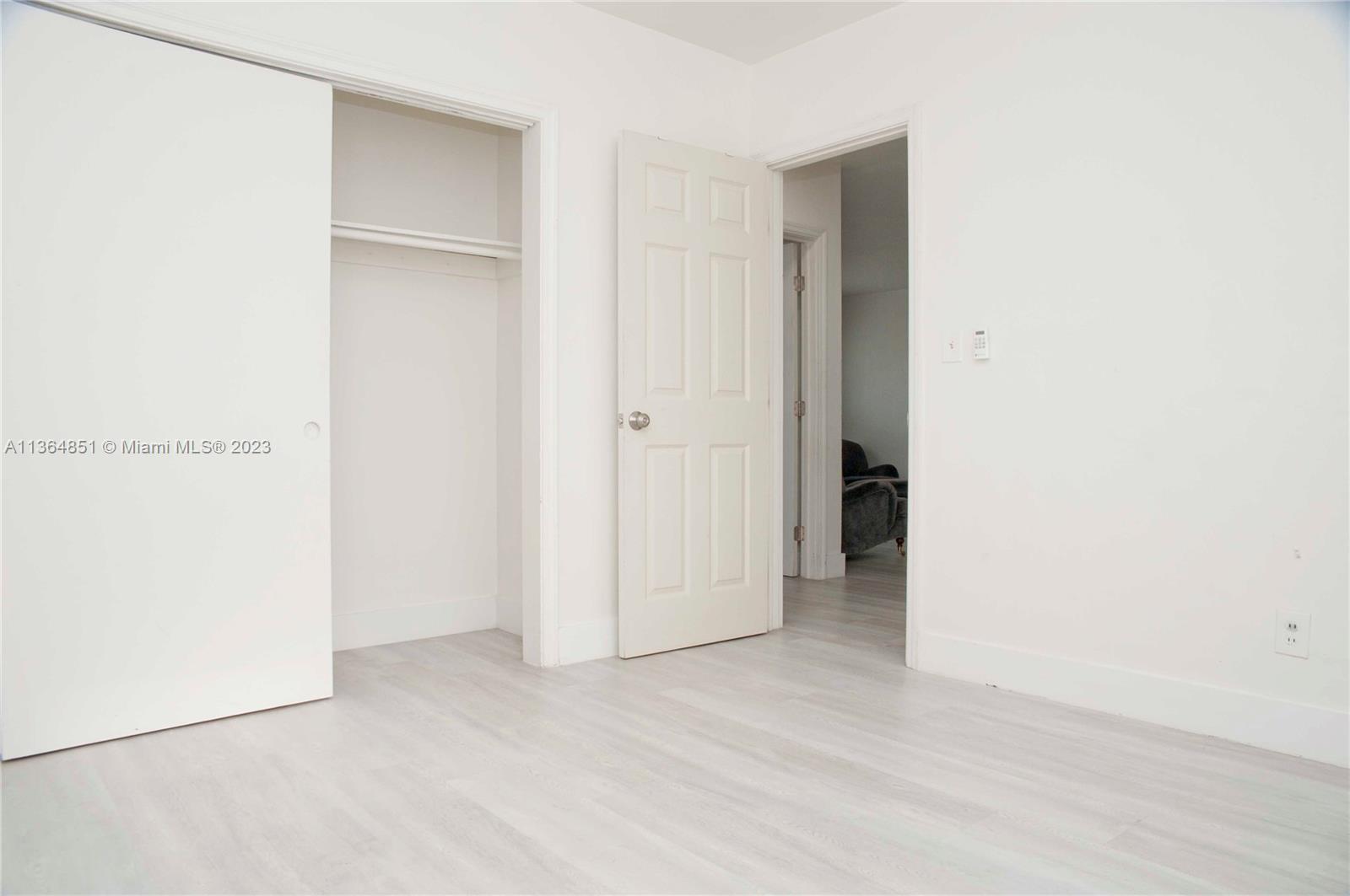 HOLLYWOOD LITTLE RANCHES - Residential Lease