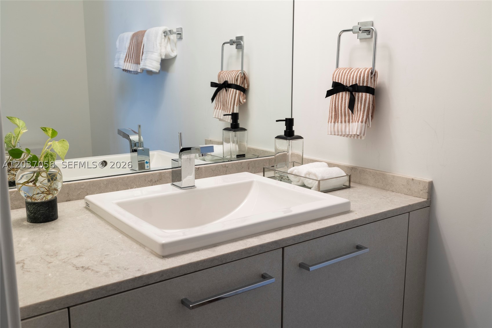1010 BRICKELL CONDO - Residential Lease