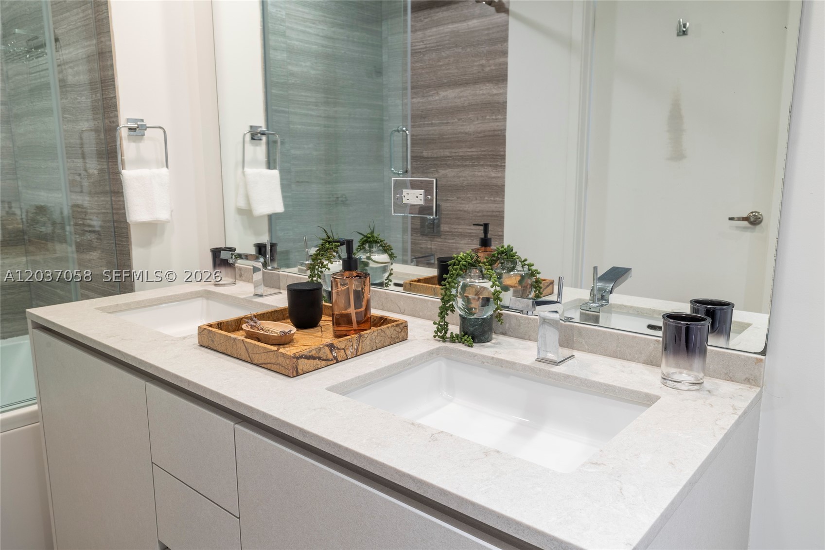 1010 BRICKELL CONDO - Residential Lease
