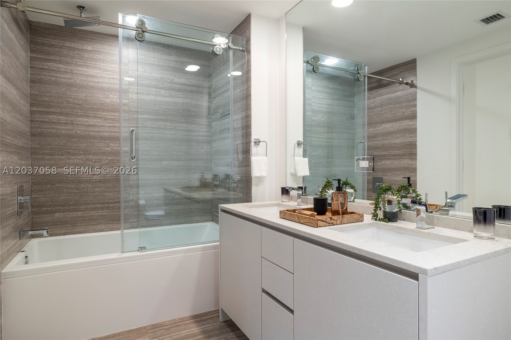 1010 BRICKELL CONDO - Residential Lease