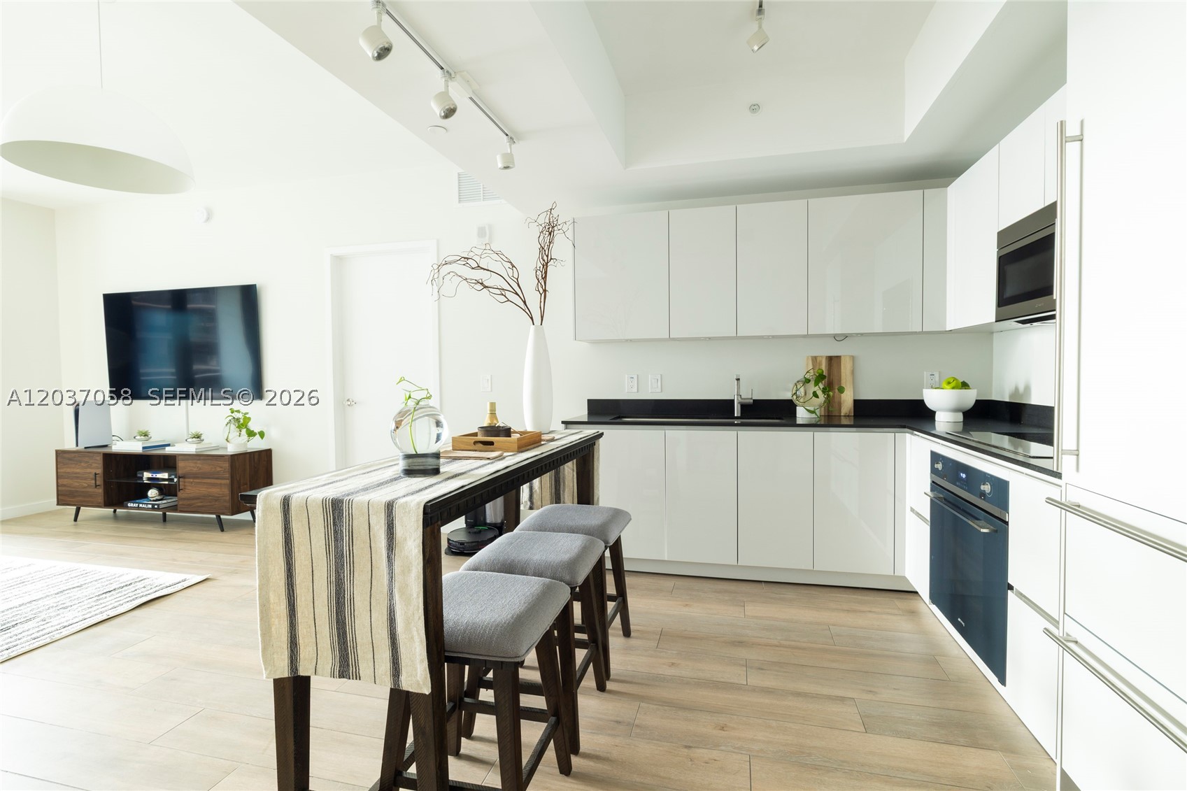 1010 BRICKELL CONDO - Residential Lease