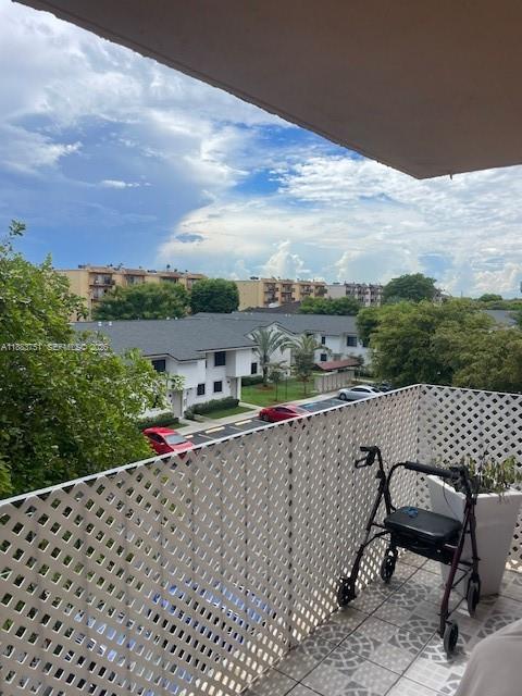 PALM-EAST GARDENS CONDO - Residential