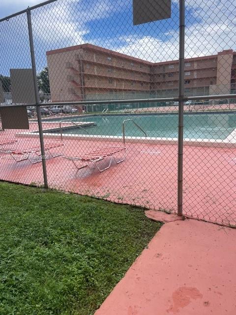 PALM-EAST GARDENS CONDO - Residential