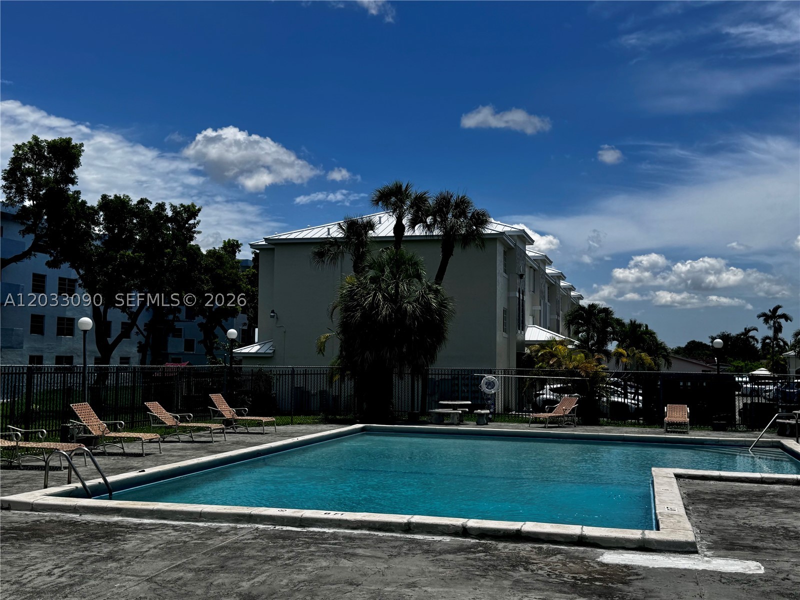 GARDEN LAKE TOWERS CONDO - Residential