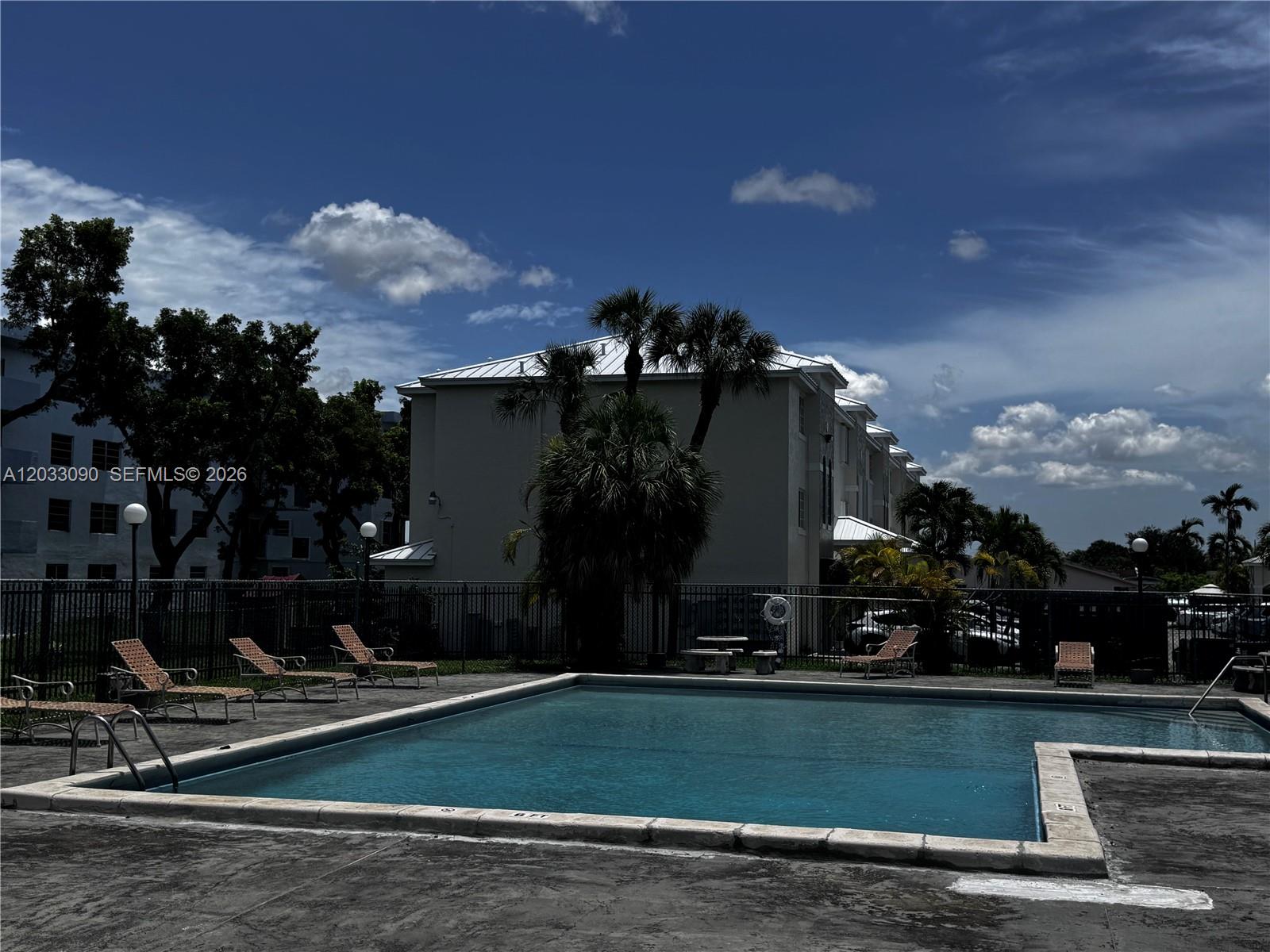 GARDEN LAKE TOWERS CONDO - Residential