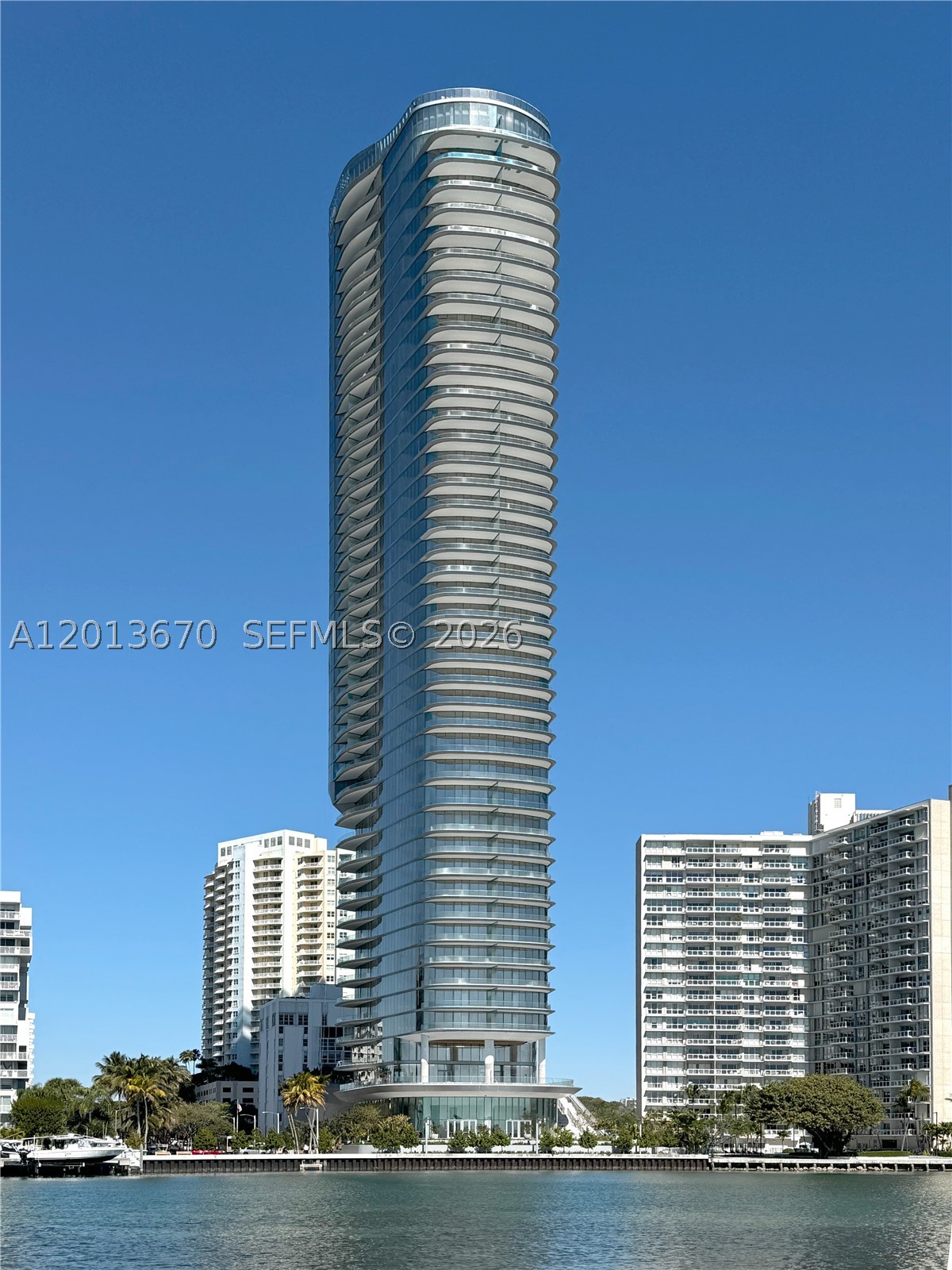 Una Residences - Residential