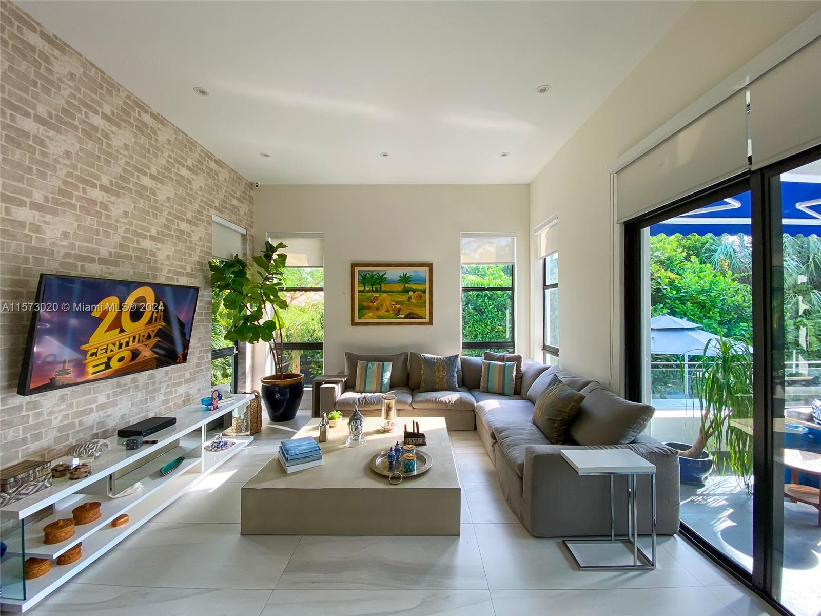 BISCAYNE KEY ESTATES - Residential