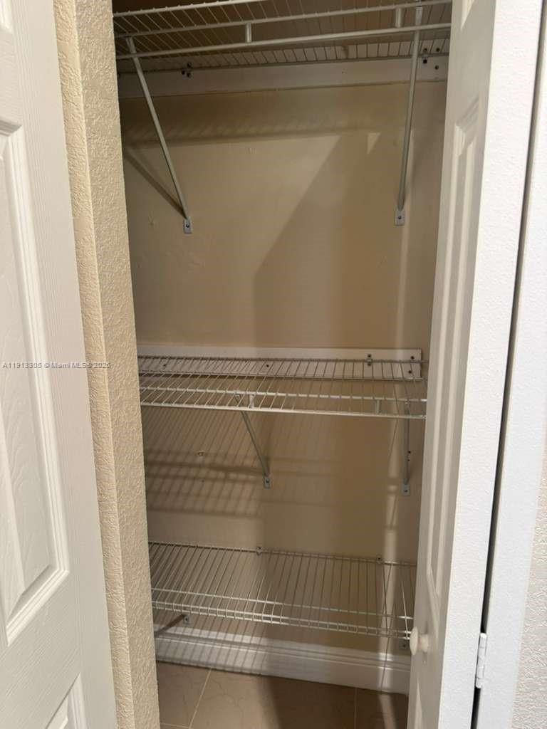 LAUDERDALE OAKS CONDO XII - Residential