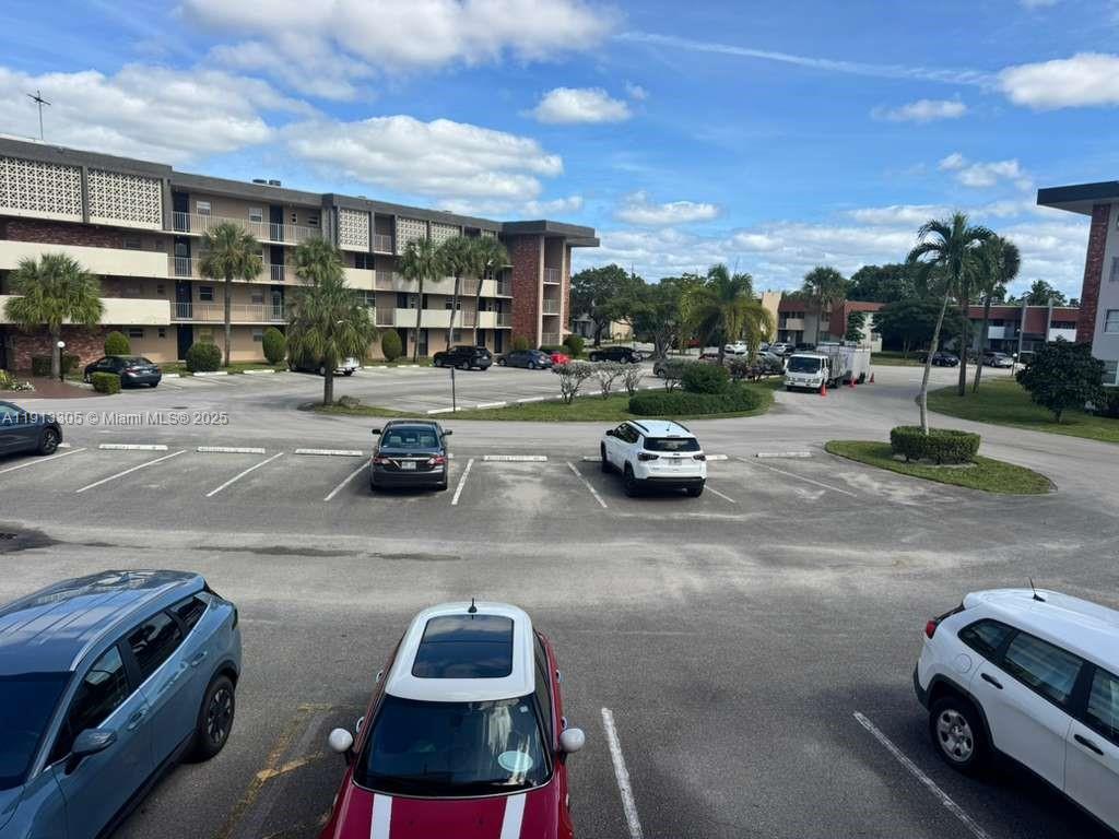 LAUDERDALE OAKS CONDO XII - Residential