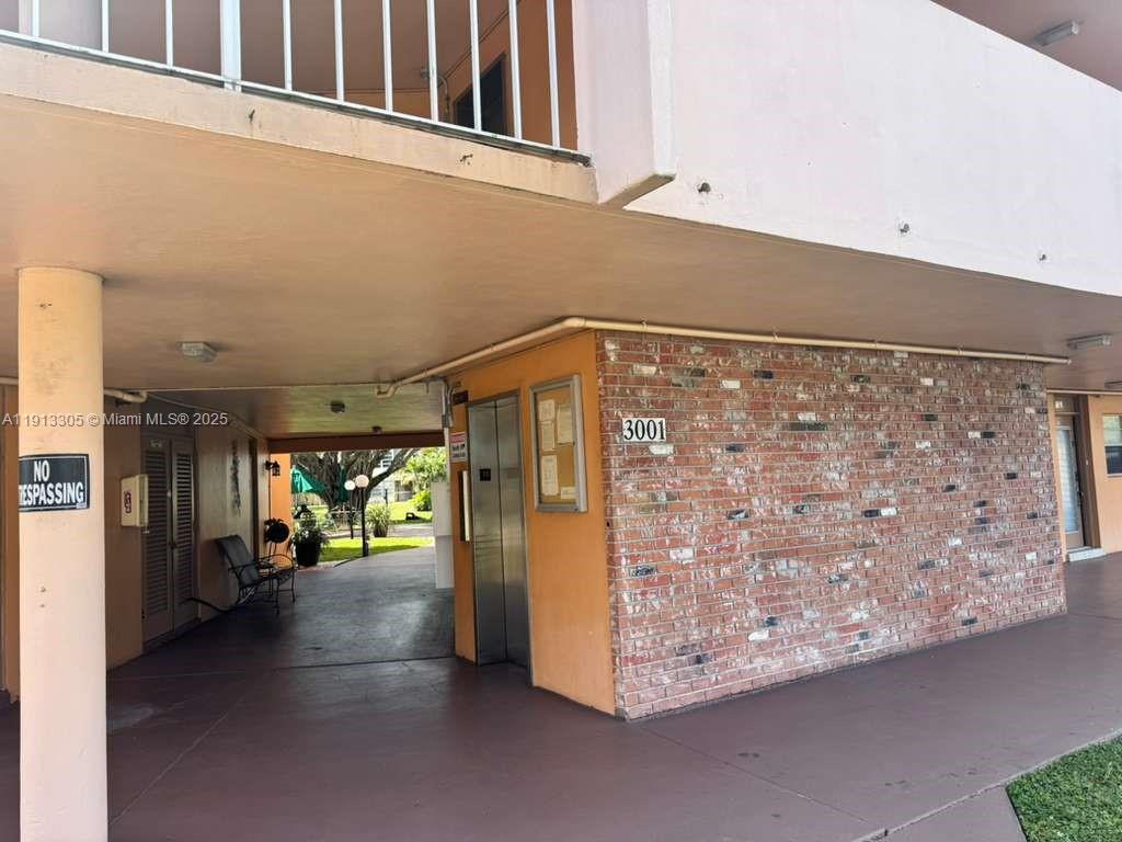 LAUDERDALE OAKS CONDO XII - Residential