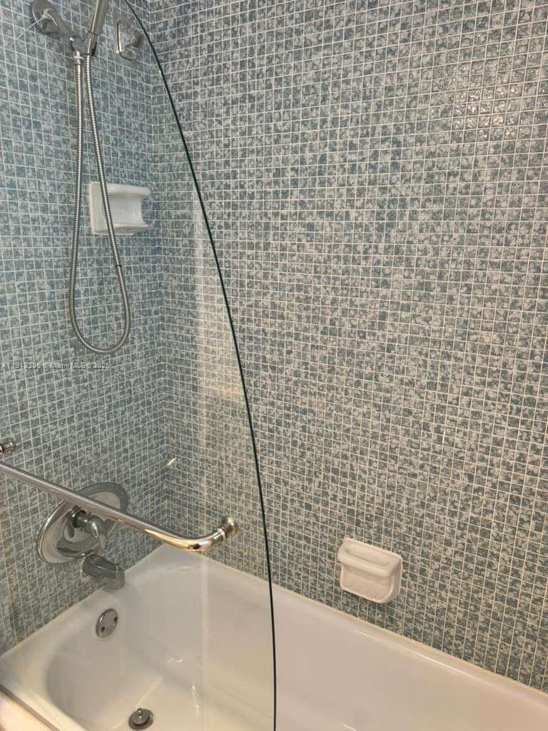 LAUDERDALE OAKS CONDO XII - Residential