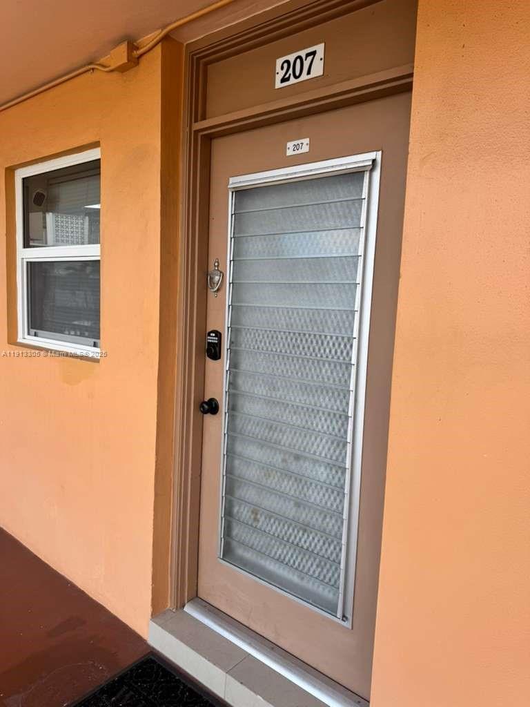SPACIOUS 1 BEDROOM, 1.5 BATHROOM, SECOND FL. CONDO UNIT IN THE WELL SOUGHT AFTER LAUDERDALE OAKS COMM...  ASSOC STATES 55+ COMM... SS APPLIANCES. NEW CABINETS FEATURING GRANITE COUNTERTOPS. UPGRADED BATHROOMS. FRESHLY PAINTED. TILED THROUGHOUT. ENJOY A VIBRANT LIFESTYLE WITH ACCESS TO A DYNAMIC CLUBHOUSE, ENGAGING SOCIAL EVENTS, AND A VARIETY OF GAMES AND SPORTS.  THIS WELL-KEPT UNIT OFFERS COMFORT, STYLE, AND ROOM TO RELAX!