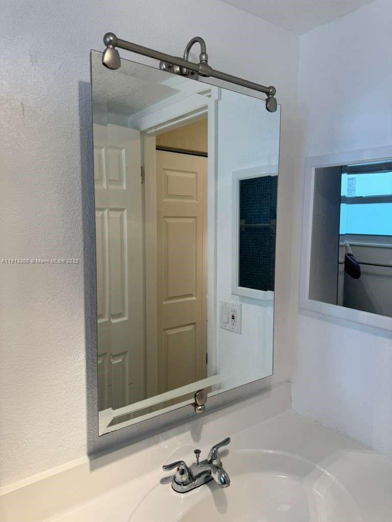 LAUDERDALE OAKS CONDO XII - Residential