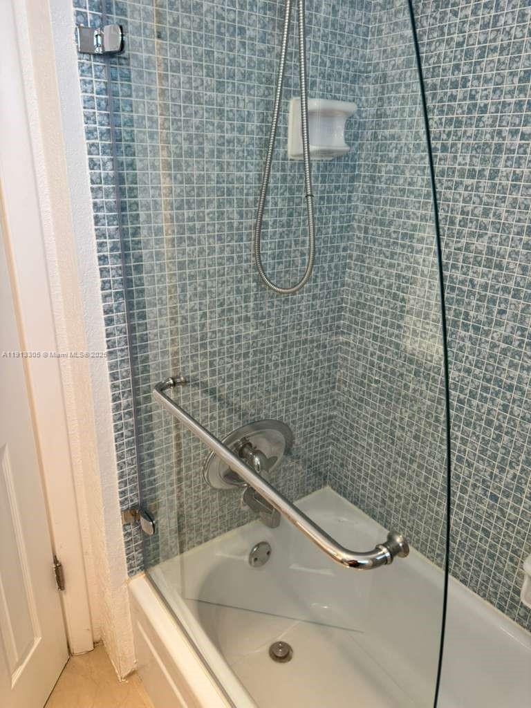LAUDERDALE OAKS CONDO XII - Residential