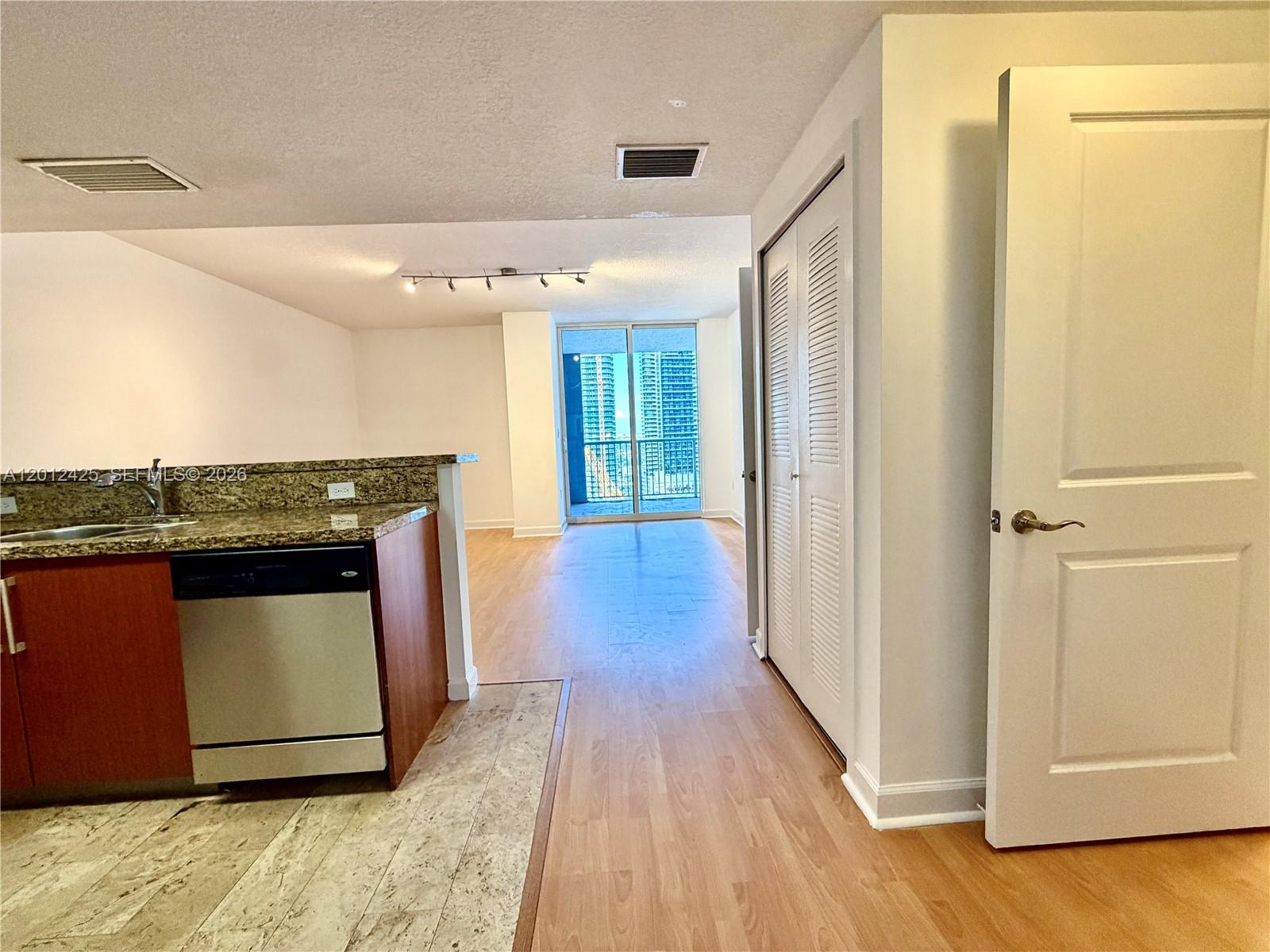 THE SAIL CONDO - Residential