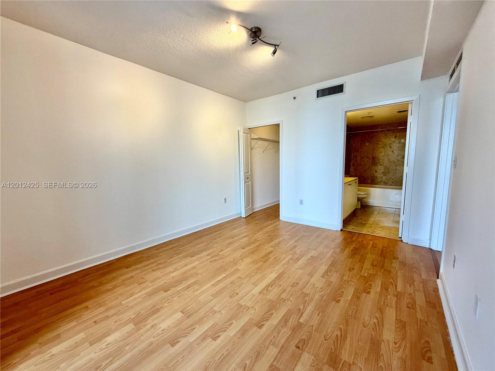THE SAIL CONDO - Residential