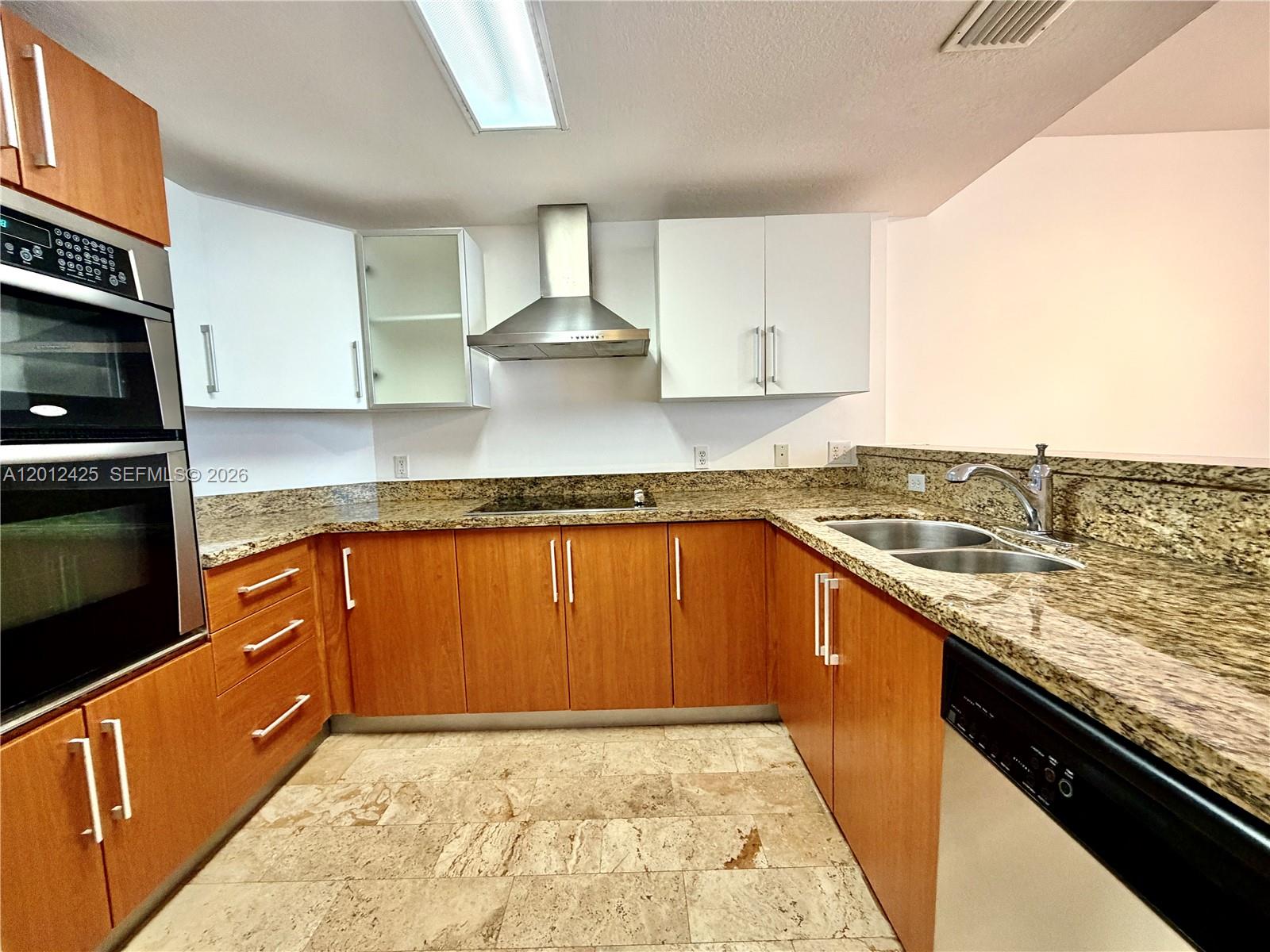 THE SAIL CONDO - Residential